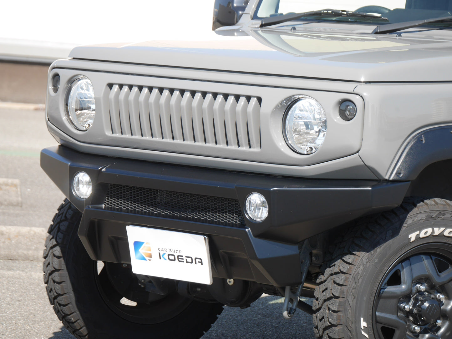 ジムニー ジムニーシエラ jimny JB64W/JB74W オリジナル フロントグリル 塗装あり PEACE コエダ自動車