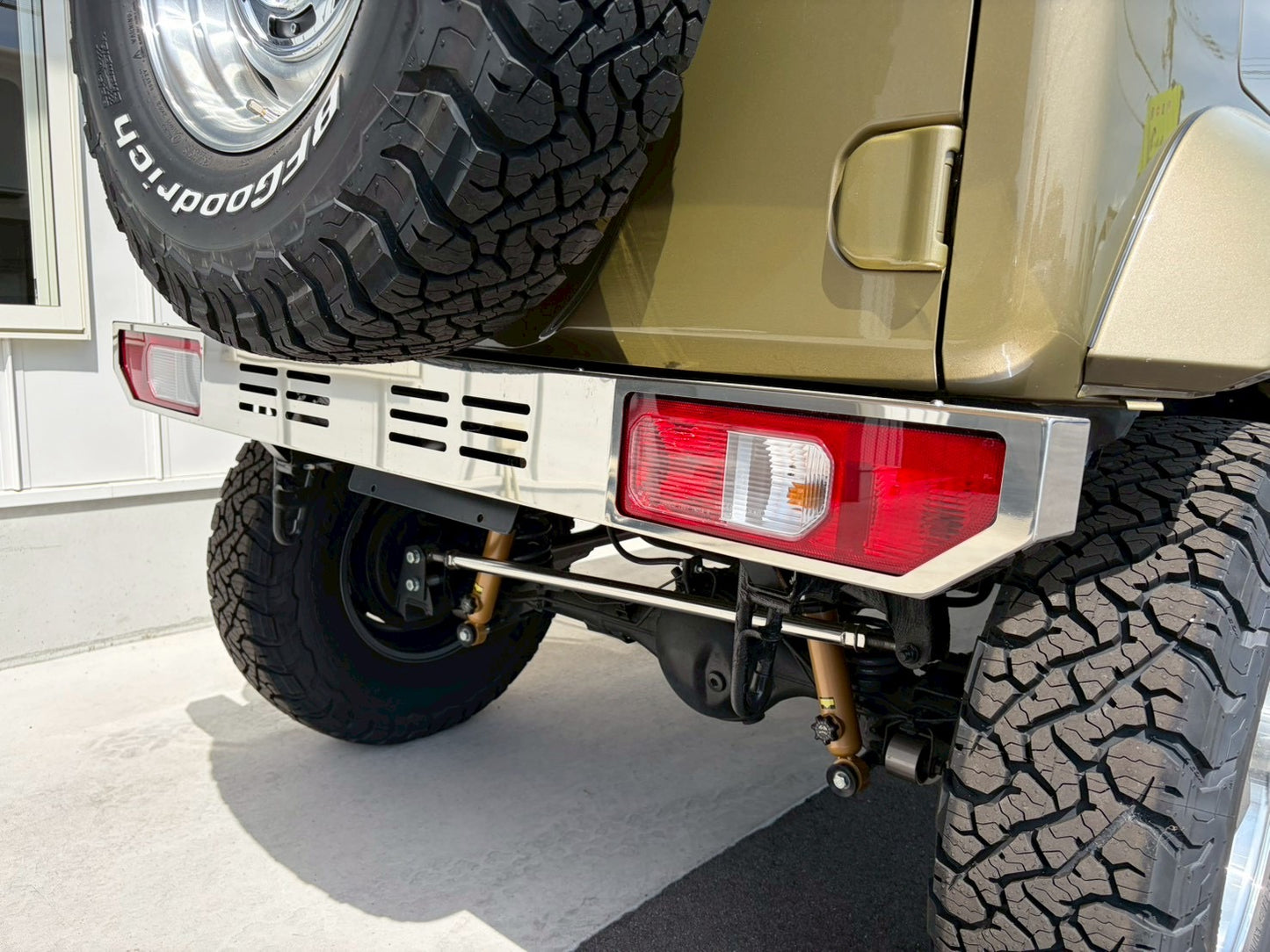 NEW!!　ジムニーシエラ　ノマド用　INNOVATIVE REAR BUMPER　コエダ自動車　JB74/JC74